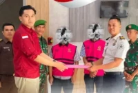 Kejaksaan Menyerahkan Tahanan ke Rutan Sungai Penuh.