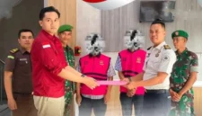 Kejaksaan Menyerahkan Tahanan ke Rutan Sungai Penuh.
