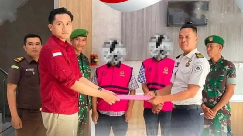 Kejaksaan Menyerahkan Tahanan ke Rutan Sungai Penuh.