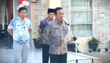 Kakankemenag Kabupaten Kerinci, H. Pahrizal memimpin apel kedisiplinan.
