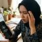 Ilustrasi - Cara Banding Akun WhatsApp Diblokir. (Foto: AI)