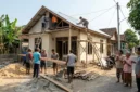 Ilustrasi - Pengerjaan Bedah Rumah. (Foto: AI)